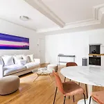 Eiffel Tower - New Renovated 4 People