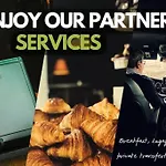 Eiffel Tower - New Renovated 4 People